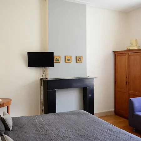 Logis Pastis ホテル 2*