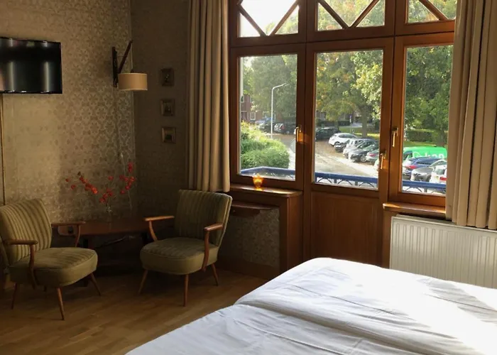 Hotel Logis Pastis 2*