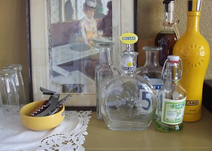 Hotel Logis Pastis 2*